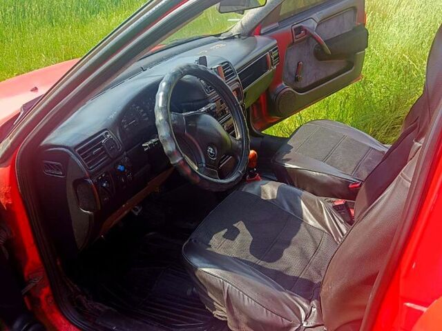 Опель Вектра, объемом двигателя 1.8 л и пробегом 0 тыс. км за 1100 $, фото 2 на Automoto.ua