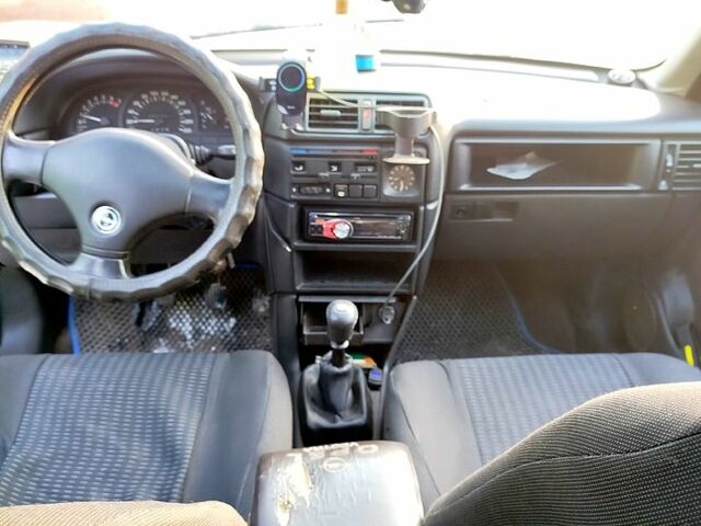 Опель Вектра, объемом двигателя 16 л и пробегом 294 тыс. км за 1900 $, фото 4 на Automoto.ua