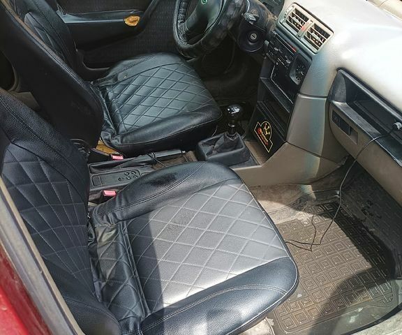 Опель Вектра, объемом двигателя 16 л и пробегом 0 тыс. км за 1100 $, фото 3 на Automoto.ua