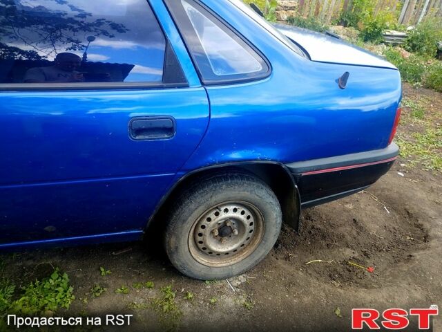 Опель Вектра, объемом двигателя 1.6 л и пробегом 200 тыс. км за 600 $, фото 3 на Automoto.ua