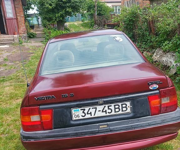 Опель Вектра, объемом двигателя 16 л и пробегом 0 тыс. км за 1100 $, фото 1 на Automoto.ua