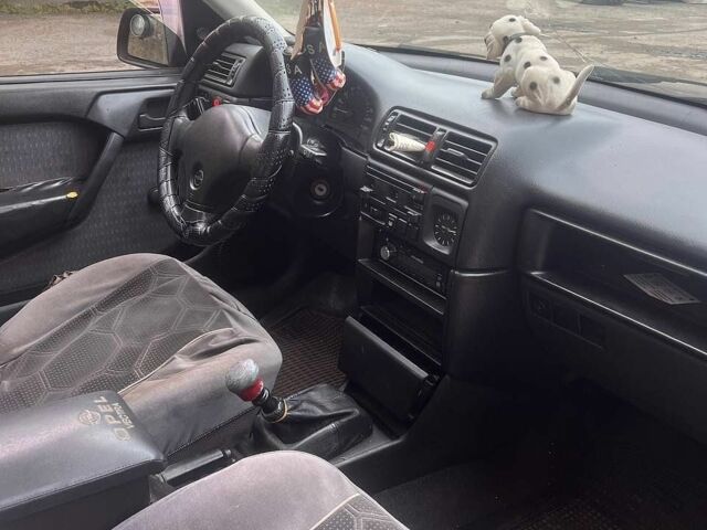 Опель Вектра, объемом двигателя 1.6 л и пробегом 338 тыс. км за 1400 $, фото 5 на Automoto.ua