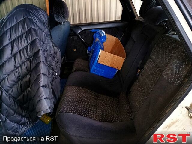 Опель Вектра, объемом двигателя 18 л и пробегом 200 тыс. км за 2500 $, фото 5 на Automoto.ua