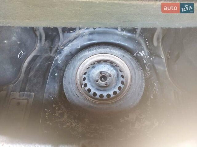 Опель Вектра, объемом двигателя 2 л и пробегом 243 тыс. км за 950 $, фото 6 на Automoto.ua