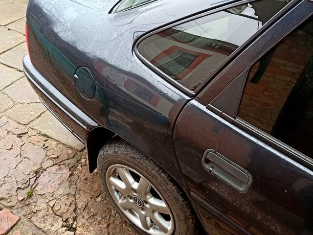 Опель Вектра, объемом двигателя 1.6 л и пробегом 211 тыс. км за 1600 $, фото 8 на Automoto.ua