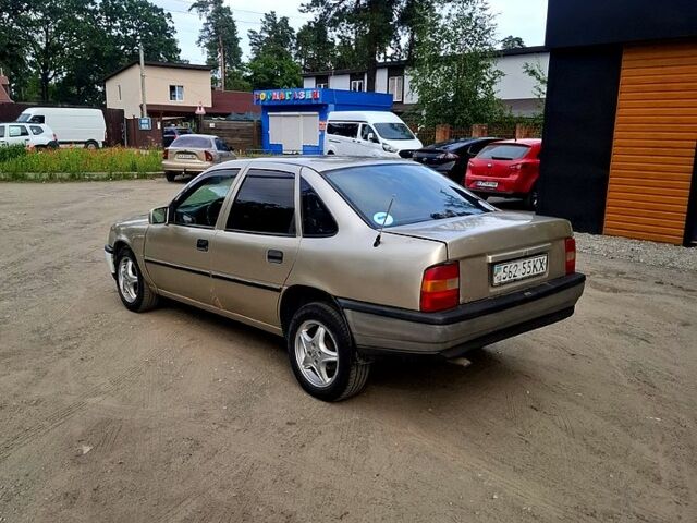 Опель Вектра, объемом двигателя 1.6 л и пробегом 0 тыс. км за 700 $, фото 3 на Automoto.ua
