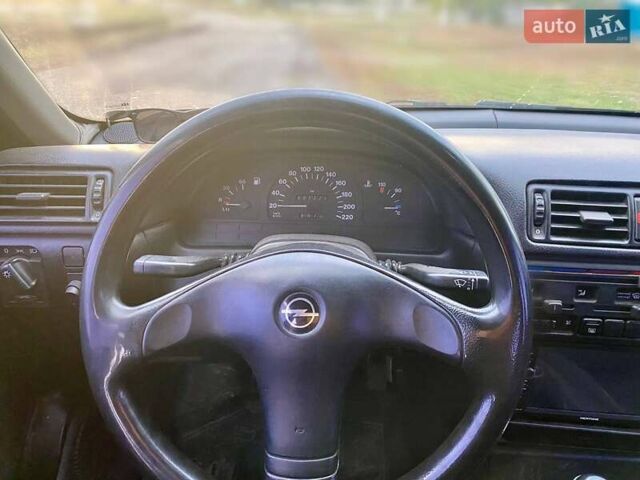 Опель Вектра, объемом двигателя 1.7 л и пробегом 407 тыс. км за 2300 $, фото 9 на Automoto.ua