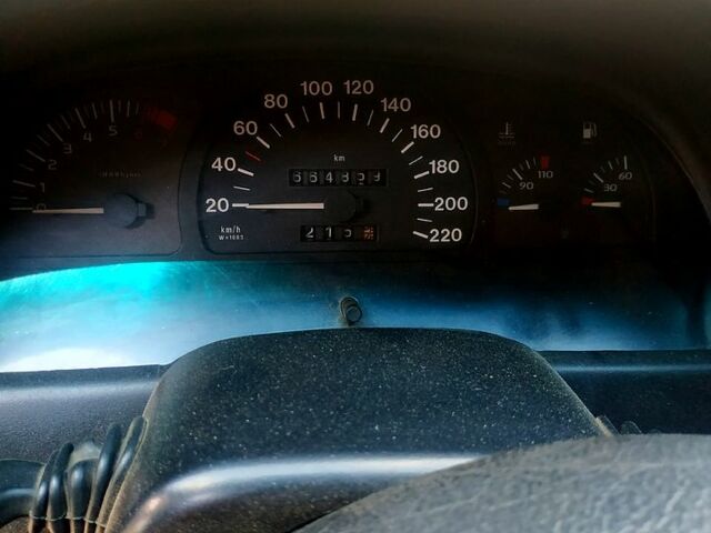 Опель Вектра, объемом двигателя 1.8 л и пробегом 0 тыс. км за 1800 $, фото 4 на Automoto.ua