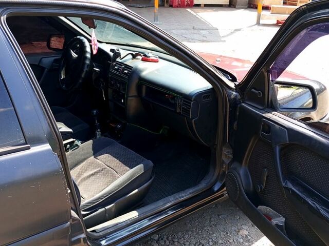 Опель Вектра, объемом двигателя 1.7 л и пробегом 359 тыс. км за 1600 $, фото 3 на Automoto.ua