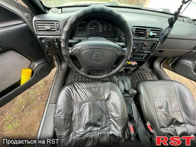 Опель Вектра, объемом двигателя 2.5 л и пробегом 370 тыс. км за 2100 $, фото 6 на Automoto.ua