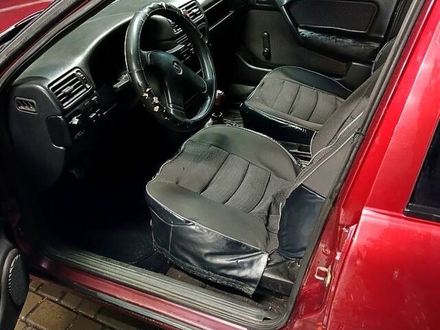 Опель Вектра, объемом двигателя 18 л и пробегом 478 тыс. км за 1300 $, фото 3 на Automoto.ua