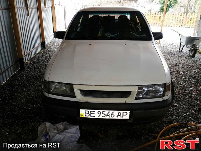 Опель Вектра, объемом двигателя 18 л и пробегом 200 тыс. км за 2500 $, фото 2 на Automoto.ua
