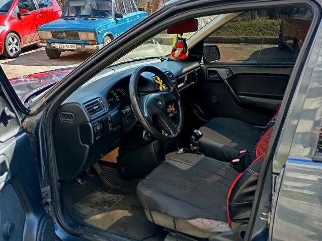 Опель Вектра, объемом двигателя 16 л и пробегом 0 тыс. км за 1320 $, фото 4 на Automoto.ua