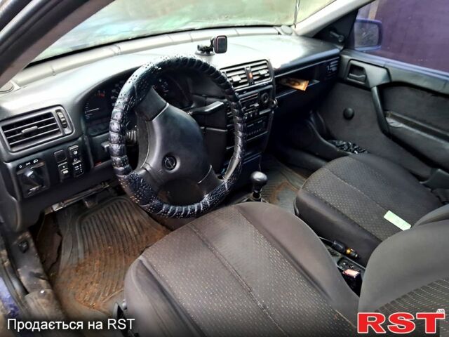 Опель Вектра, объемом двигателя 2 л и пробегом 250 тыс. км за 1200 $, фото 1 на Automoto.ua