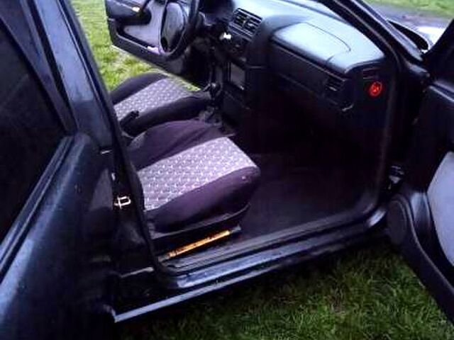 Опель Вектра, об'ємом двигуна 2 л та пробігом 0 тис. км за 800 $, фото 1 на Automoto.ua