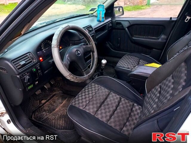 Опель Вектра, об'ємом двигуна 1.6 л та пробігом 500 тис. км за 1400 $, фото 7 на Automoto.ua