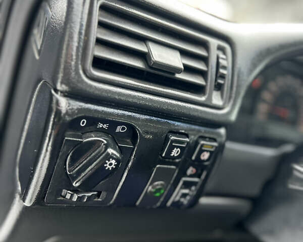 Опель Вектра, объемом двигателя 1.8 л и пробегом 300 тыс. км за 2200 $, фото 16 на Automoto.ua