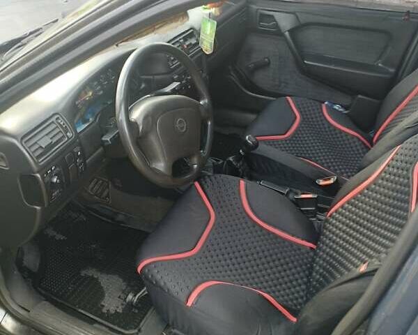 Опель Вектра, объемом двигателя 1.6 л и пробегом 252 тыс. км за 2000 $, фото 4 на Automoto.ua