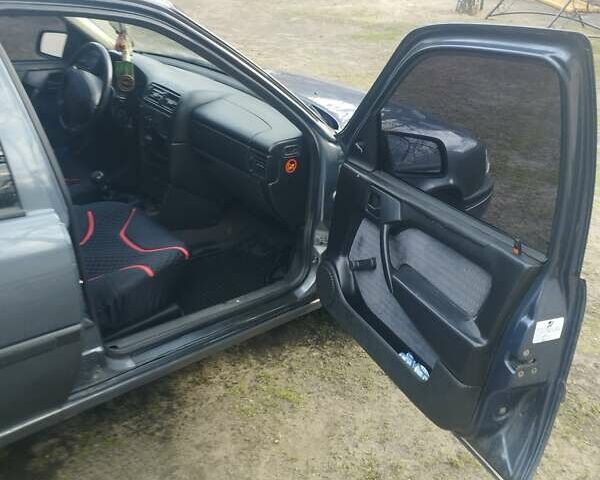Опель Вектра, объемом двигателя 1.6 л и пробегом 252 тыс. км за 2000 $, фото 5 на Automoto.ua