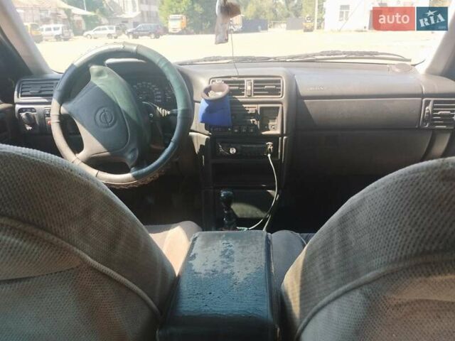 Опель Вектра, объемом двигателя 2 л и пробегом 363 тыс. км за 2200 $, фото 7 на Automoto.ua