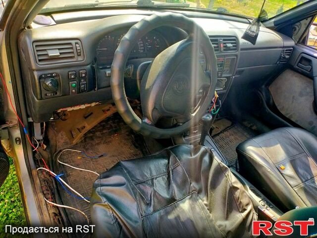 Опель Вектра, объемом двигателя 2.5 л и пробегом 300 тыс. км за 1500 $, фото 5 на Automoto.ua