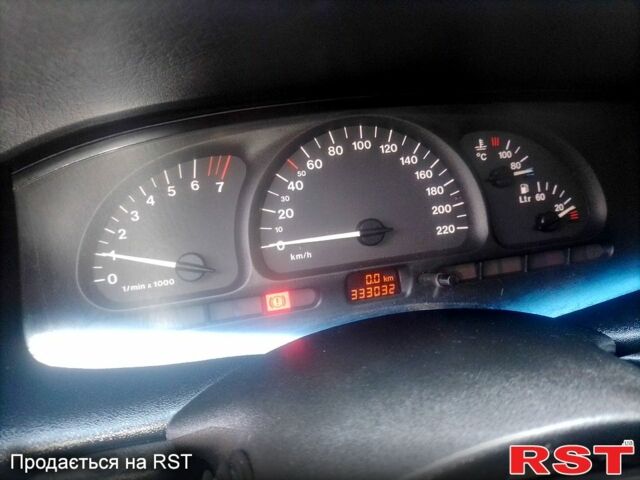 Опель Вектра, объемом двигателя 18 л и пробегом 330 тыс. км за 3150 $, фото 8 на Automoto.ua