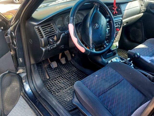 Опель Вектра, объемом двигателя 1.8 л и пробегом 328 тыс. км за 2200 $, фото 3 на Automoto.ua