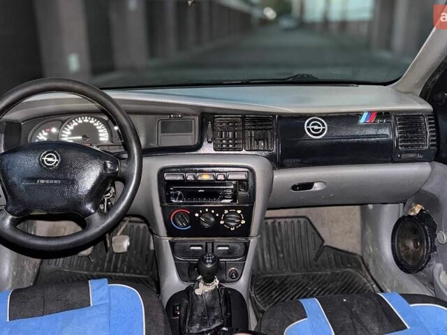 Опель Вектра, объемом двигателя 1.6 л и пробегом 320 тыс. км за 1300 $, фото 10 на Automoto.ua
