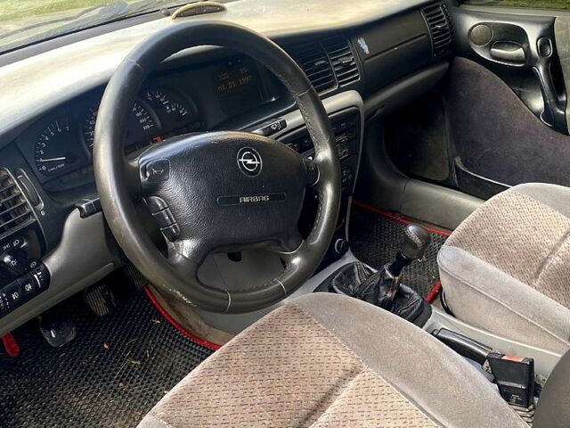 Опель Вектра, объемом двигателя 1.6 л и пробегом 407 тыс. км за 1800 $, фото 4 на Automoto.ua