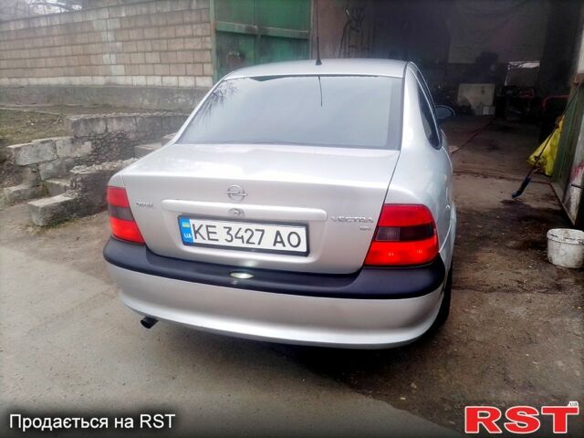 Опель Вектра, объемом двигателя 18 л и пробегом 330 тыс. км за 3150 $, фото 5 на Automoto.ua
