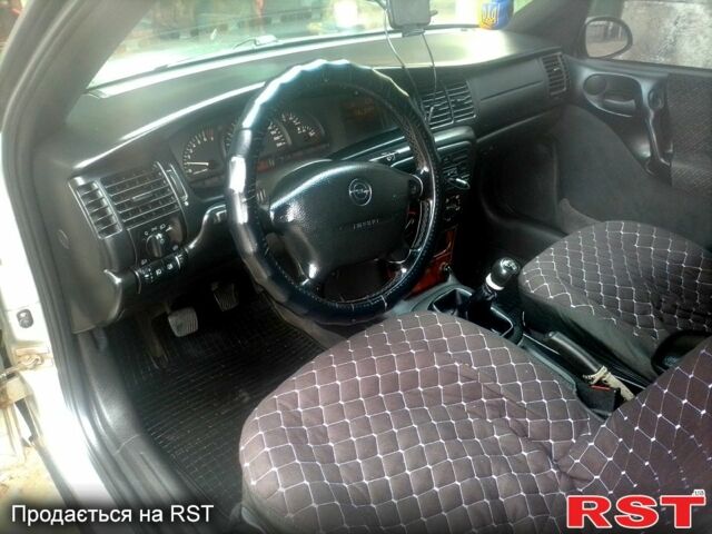 Опель Вектра, объемом двигателя 18 л и пробегом 330 тыс. км за 3150 $, фото 7 на Automoto.ua