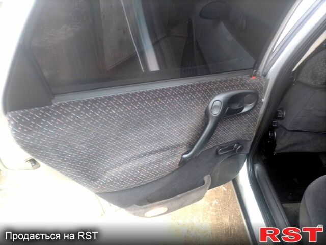 Опель Вектра, объемом двигателя 18 л и пробегом 330 тыс. км за 3150 $, фото 9 на Automoto.ua