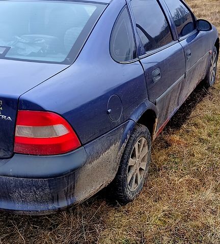 Опель Вектра, об'ємом двигуна 1.6 л та пробігом 200 тис. км за 1550 $, фото 4 на Automoto.ua