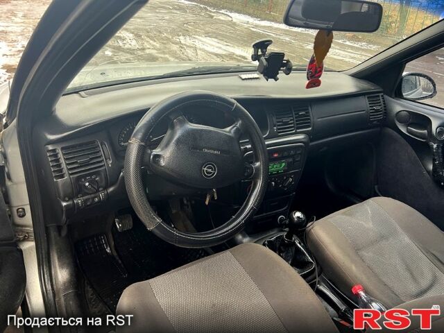 Опель Вектра, об'ємом двигуна 1.6 л та пробігом 370 тис. км за 2300 $, фото 4 на Automoto.ua