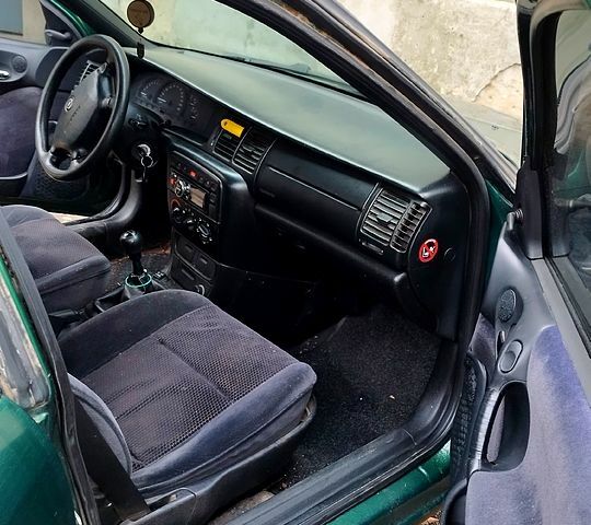 Опель Вектра, объемом двигателя 20 л и пробегом 450 тыс. км за 2100 $, фото 3 на Automoto.ua