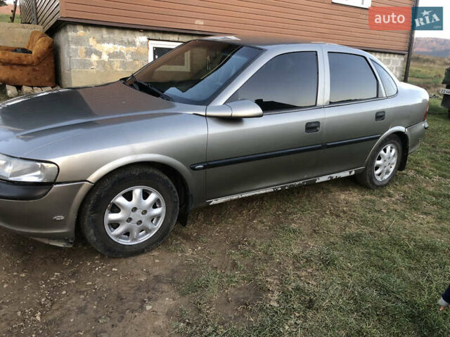 Опель Вектра, объемом двигателя 1.8 л и пробегом 435 тыс. км за 2100 $, фото 6 на Automoto.ua