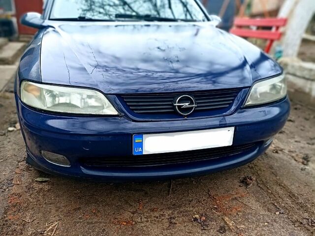 Опель Вектра, объемом двигателя 16 л и пробегом 300 тыс. км за 3300 $, фото 1 на Automoto.ua