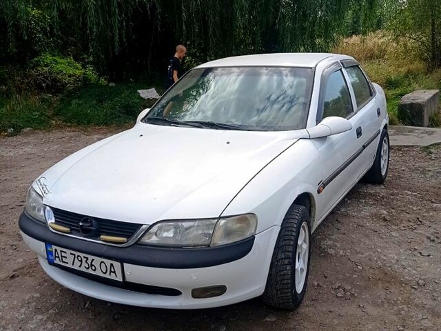 Опель Вектра, объемом двигателя 16 л и пробегом 360 тыс. км за 2300 $, фото 1 на Automoto.ua