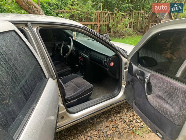 Опель Вектра, об'ємом двигуна 1.6 л та пробігом 299 тис. км за 2200 $, фото 6 на Automoto.ua