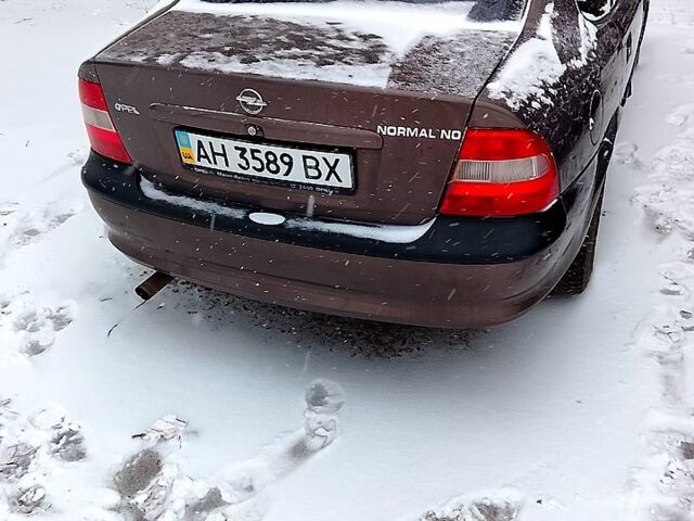 Опель Вектра, объемом двигателя 1.8 л и пробегом 250 тыс. км за 2100 $, фото 1 на Automoto.ua