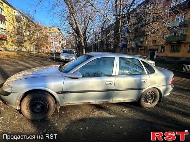 Опель Вектра, объемом двигателя 20 л и пробегом 298 тыс. км за 2200 $, фото 2 на Automoto.ua