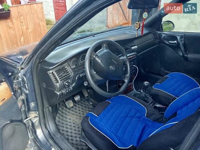 Опель Вектра, объемом двигателя 2 л и пробегом 340 тыс. км за 1699 $, фото 5 на Automoto.ua