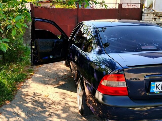 Опель Вектра, объемом двигателя 1.8 л и пробегом 0 тыс. км за 2500 $, фото 4 на Automoto.ua