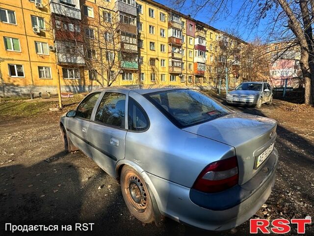 Опель Вектра, объемом двигателя 20 л и пробегом 298 тыс. км за 2200 $, фото 3 на Automoto.ua
