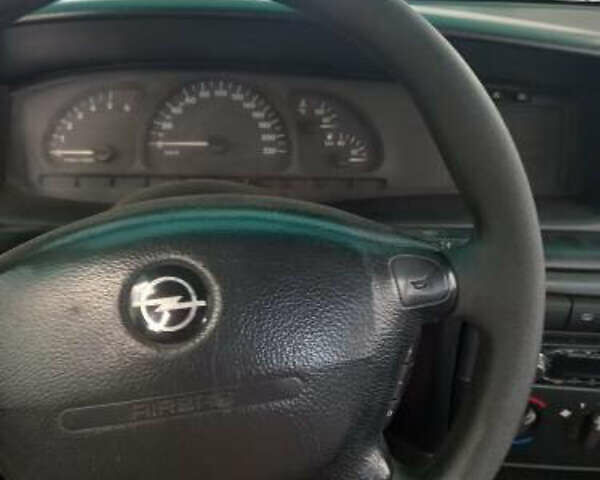 Опель Вектра, объемом двигателя 2 л и пробегом 400 тыс. км за 1600 $, фото 3 на Automoto.ua