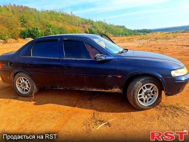 Опель Вектра, объемом двигателя 18 л и пробегом 0 тыс. км за 2000 $, фото 3 на Automoto.ua