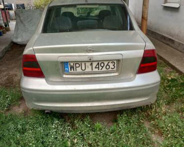 Опель Вектра, объемом двигателя 2 л и пробегом 400 тыс. км за 1600 $, фото 1 на Automoto.ua