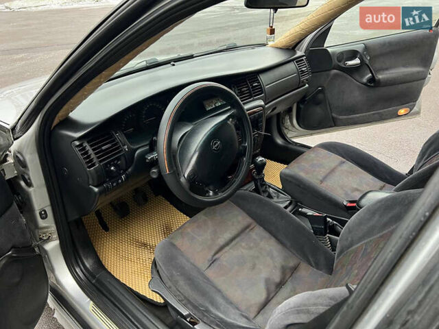 Опель Вектра, объемом двигателя 1.6 л и пробегом 360 тыс. км за 2850 $, фото 11 на Automoto.ua