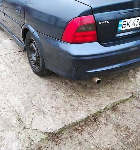 Опель Вектра, объемом двигателя 1.6 л и пробегом 240 тыс. км за 2950 $, фото 7 на Automoto.ua