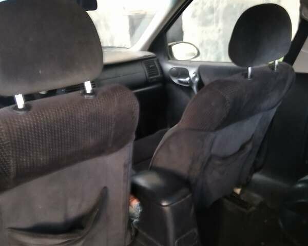 Опель Вектра, объемом двигателя 1.8 л и пробегом 300 тыс. км за 600 $, фото 1 на Automoto.ua